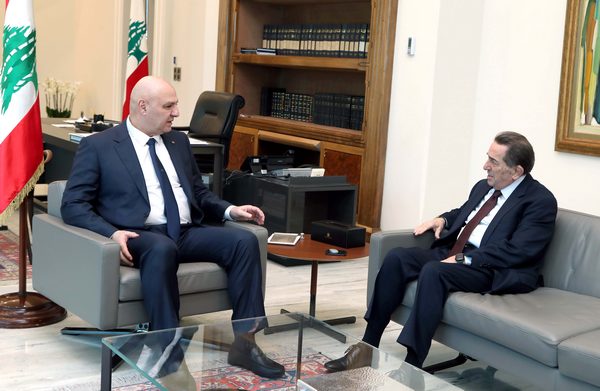 لقاءات نيابية لرئيس الجمهورية في قصر بعبدا النائب معوض : للبنان فرصة حقيقية لبناء دولة لجميع اللبنانيين تتمتع باستقرار مستدام لقاءات نيابية لرئيس الجمهورية في قصر بعبدا النائب معوض : للبنان فرصة حقيقية لبناء دولة لجميع اللبنانيين تتمتع باستقرار مستدام