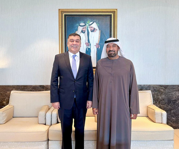 سمو الشيخ أحمد بن سعيد يبحث تعزيز سبل التعاون مع رئيس طيران الشرق الأوسط سمو الشيخ أحمد بن سعيد يبحث تعزيز سبل التعاون مع رئيس طيران الشرق الأوسط