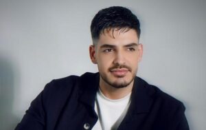 أغنية “من الآخر” لرولان مهنا تتصدر المشاهدات وتتفاعل جماهيريًا في العالم العربي أغنية “من الآخر” لرولان مهنا تتصدر المشاهدات وتتفاعل جماهيريًا في العالم العربي
