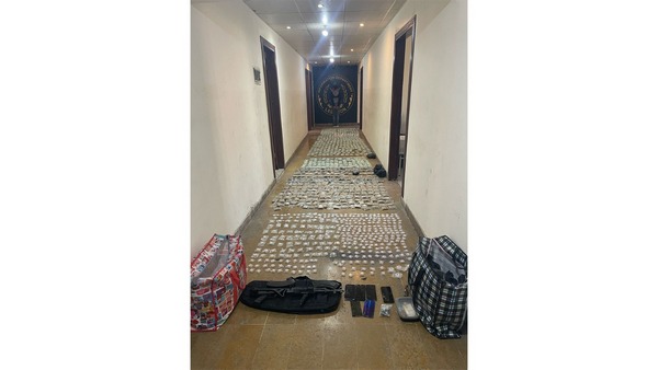 يخزّن المخدرات داخل منزله ويوزّعها على المروّجين وشعبة المعلومات توقفه وتضبط كمية منها يخزّن المخدرات داخل منزله ويوزّعها على المروّجين وشعبة المعلومات توقفه وتضبط كمية منها