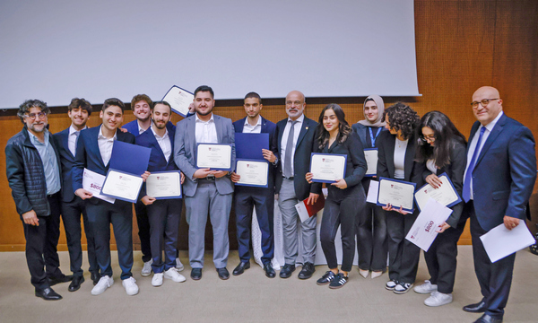 الجامعة الاميركية في بيروت تُطلق برنامج الاستعداد المهني وتكرّم ميراث سناء الحاج الجامعة الاميركية في بيروت تُطلق برنامج الاستعداد المهني وتكرّم ميراث سناء الحاج