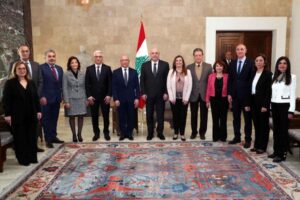 رئيس الجمهورية لوفد من نقابات المهن الصحية: السياحة الطبية من اهم الميادين التي من شأنها المساهمة في الإنعاش الاقتصادي للبنان رئيس الجمهورية لوفد من نقابات المهن الصحية: السياحة الطبية من اهم الميادين التي من شأنها المساهمة في الإنعاش الاقتصادي للبنان