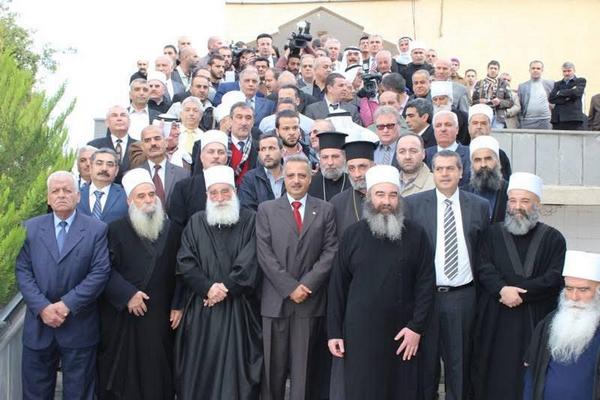 أرسلان يُجري سلسلة اتصالات مع مشايخ العقل والمرجعيات الدرزية في سوريا لبحث آخر التطورات أرسلان يُجري سلسلة اتصالات مع مشايخ العقل والمرجعيات الدرزية في سوريا لبحث آخر التطورات