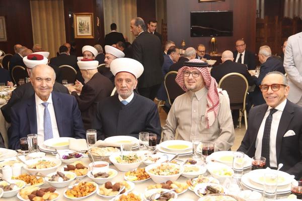 النائب فؤاد مخزومي يقيم إفطارًا رمضانيًا تكريمًا لمفتي الجمهورية بحضور شخصيات دبلوماسية وسياسية النائب فؤاد مخزومي يقيم إفطارًا رمضانيًا تكريمًا لمفتي الجمهورية بحضور شخصيات دبلوماسية وسياسية