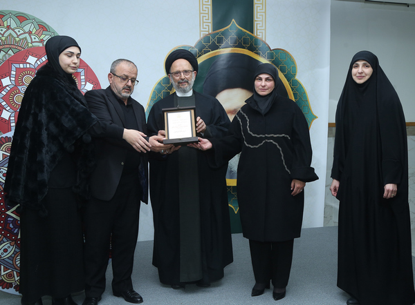 العلامة فضل الله: نستمد القوة لحفظ الوطن ممن ثبتوا في مواقع العطاء حتى الشهادة العلامة فضل الله: نستمد القوة لحفظ الوطن ممن ثبتوا في مواقع العطاء حتى الشهادة