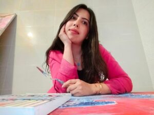 الفنانة التشكيلية سناء قرواش.. حين يُصبح اللون اعترافًا واللوحة ملاذًا للروح