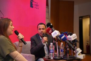 رفعت شعار كامل العدد و حفلت بالزغاريد والاحتفال