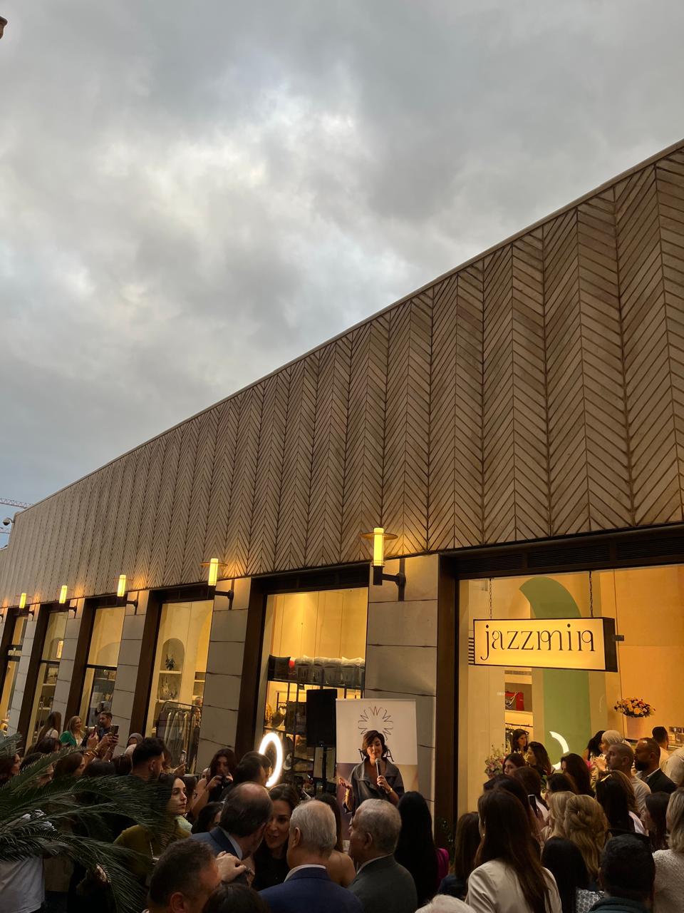 منصة ريادية لدعم المرأة والبيع بالتجزئة: نموذج جديد في لبنان والمنطقة! محلّات Jazzmin تفتتح فرعاً جديداً في أسواق بيروت منصة ريادية لدعم المرأة والبيع بالتجزئة: نموذج جديد في لبنان والمنطقة! محلّات Jazzmin تفتتح فرعاً جديداً في أسواق بيروت
